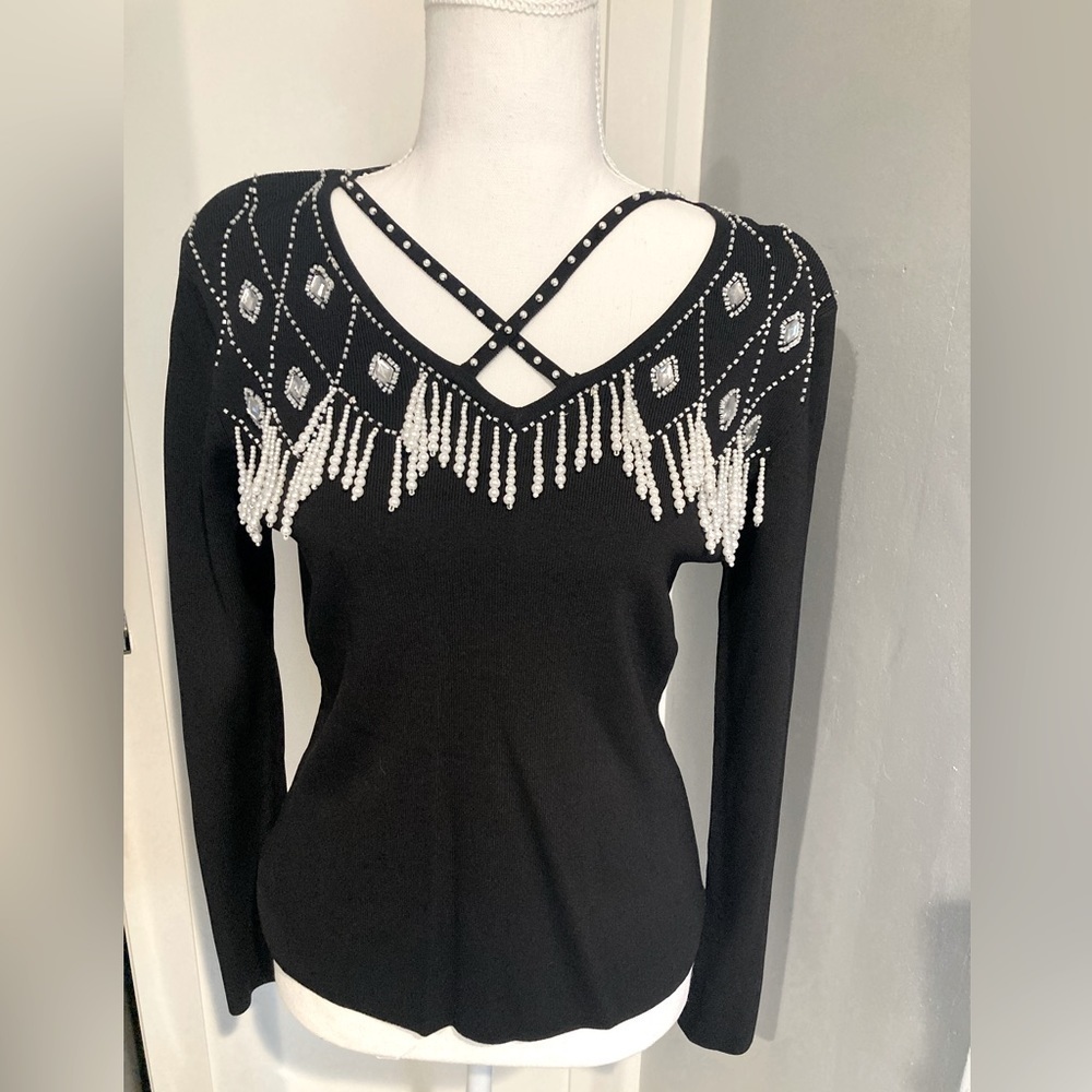 NEW, dolce Cabo, sweater, Xl( but really fit med to large) form fitting. Beads